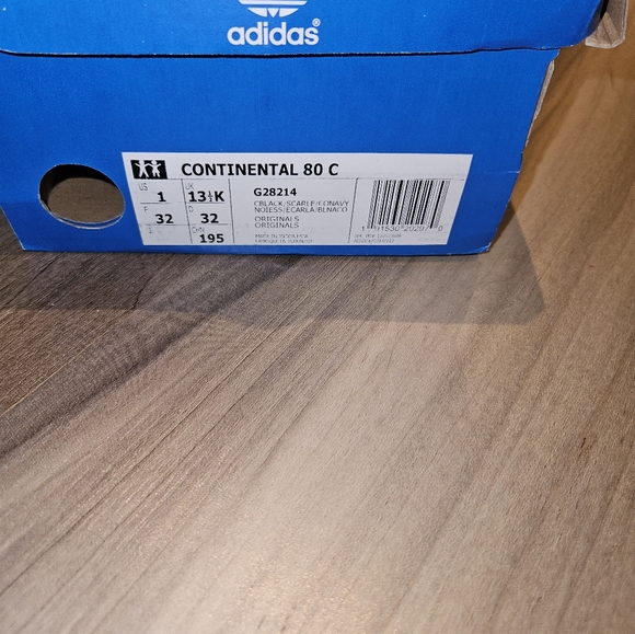 Adidas runners. Almost new condition - Picture 3 of 4